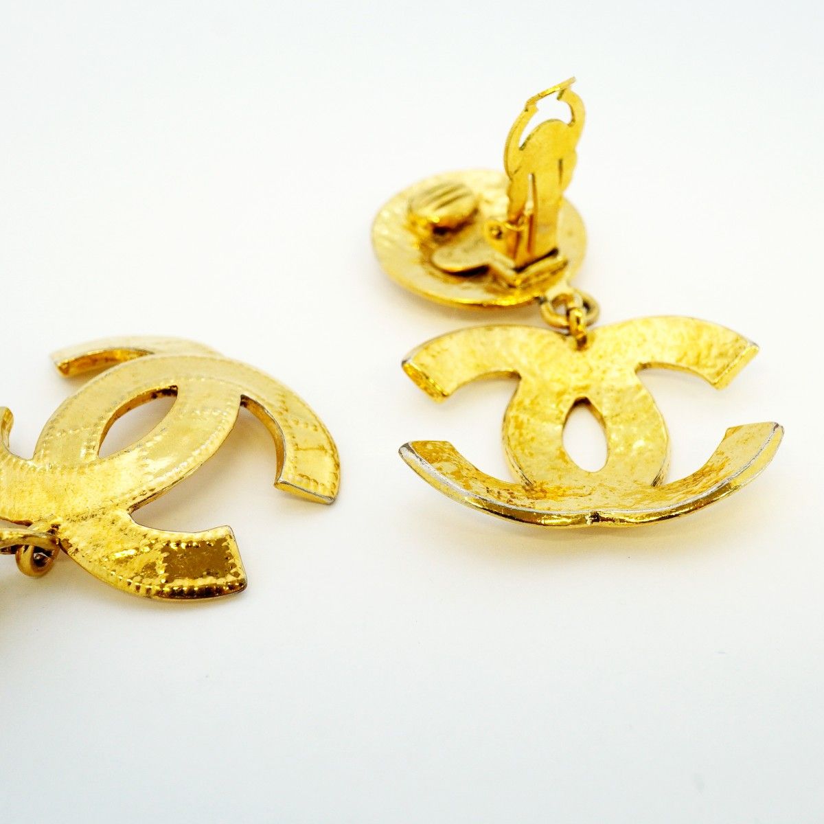 Chanel Earrings Vintage CC Logo Quilted Gold Plated — view 6