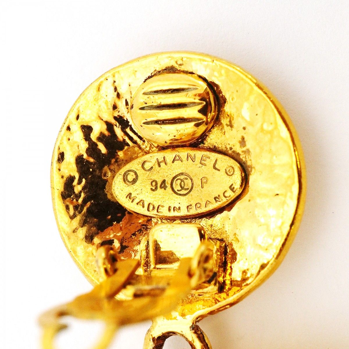 Chanel Earrings Vintage CC Logo Quilted Gold Plated — view 4
