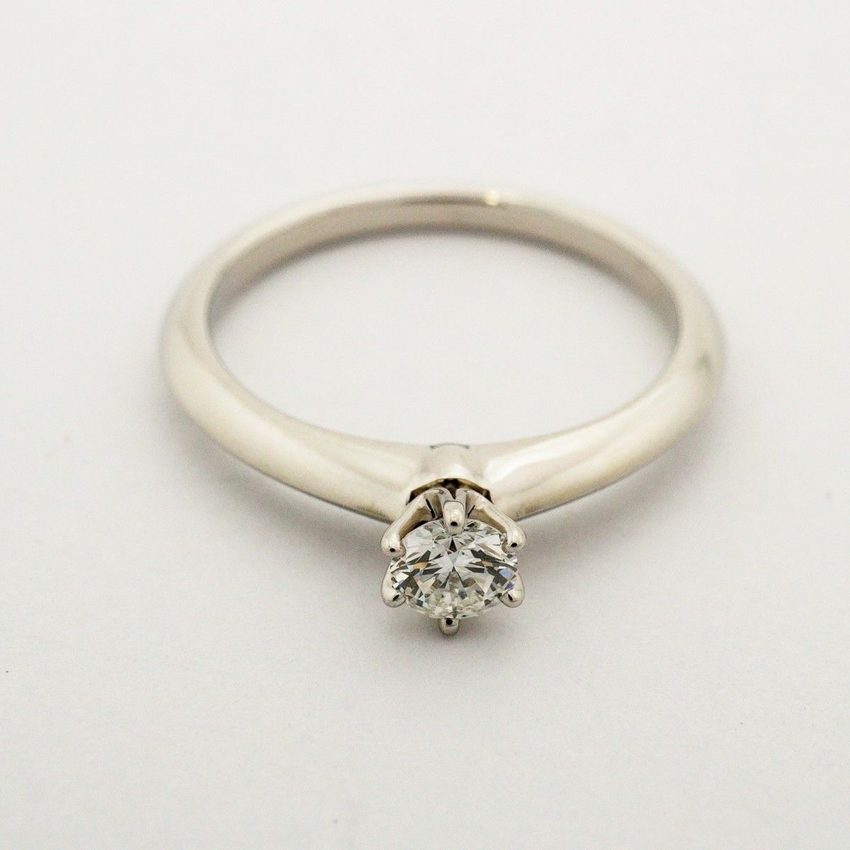 Tiffany & Co Ring Solitaire Platinum Diamond — view 3