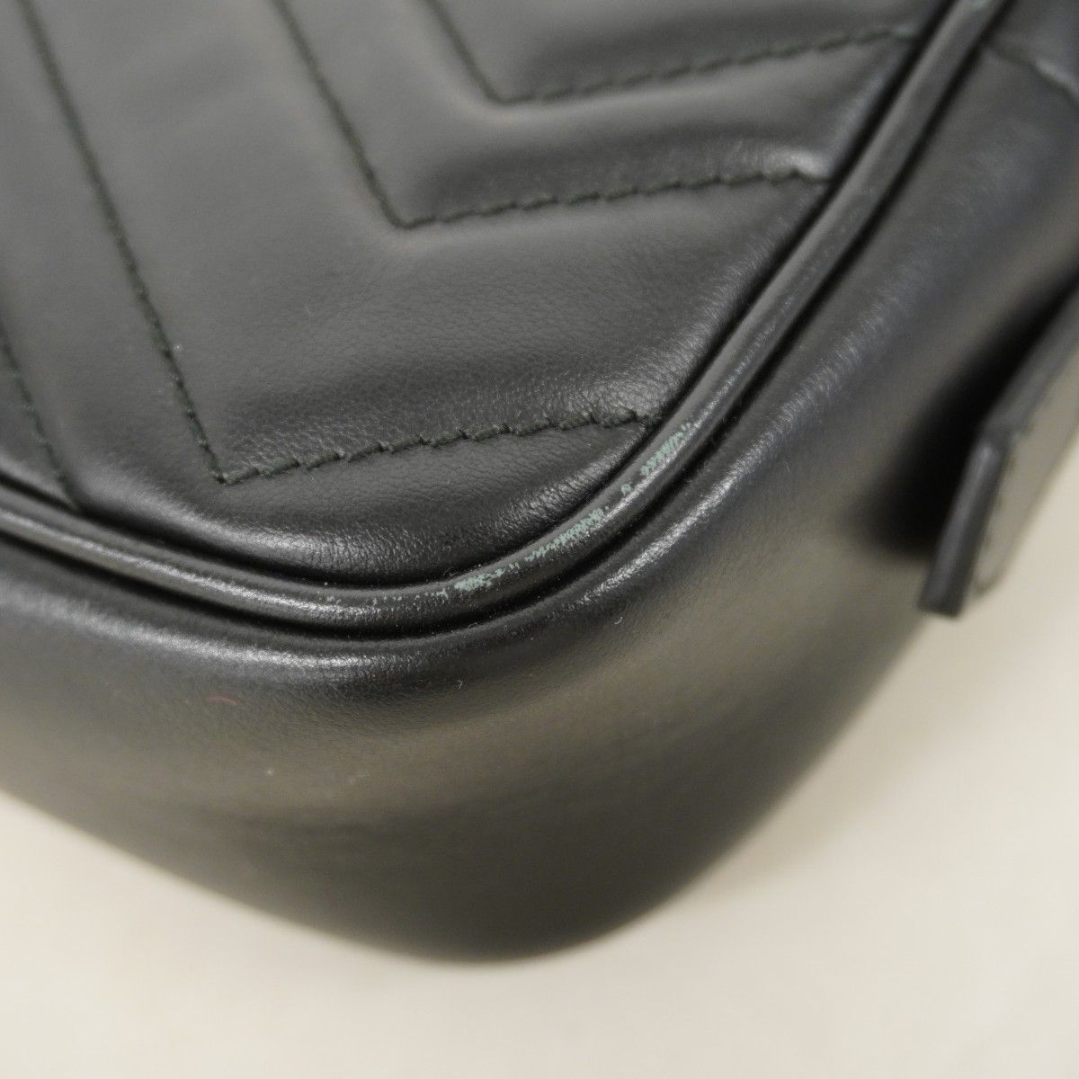 Gucci Shoulder Bag GG Marmont Leather Black Gold — view 6