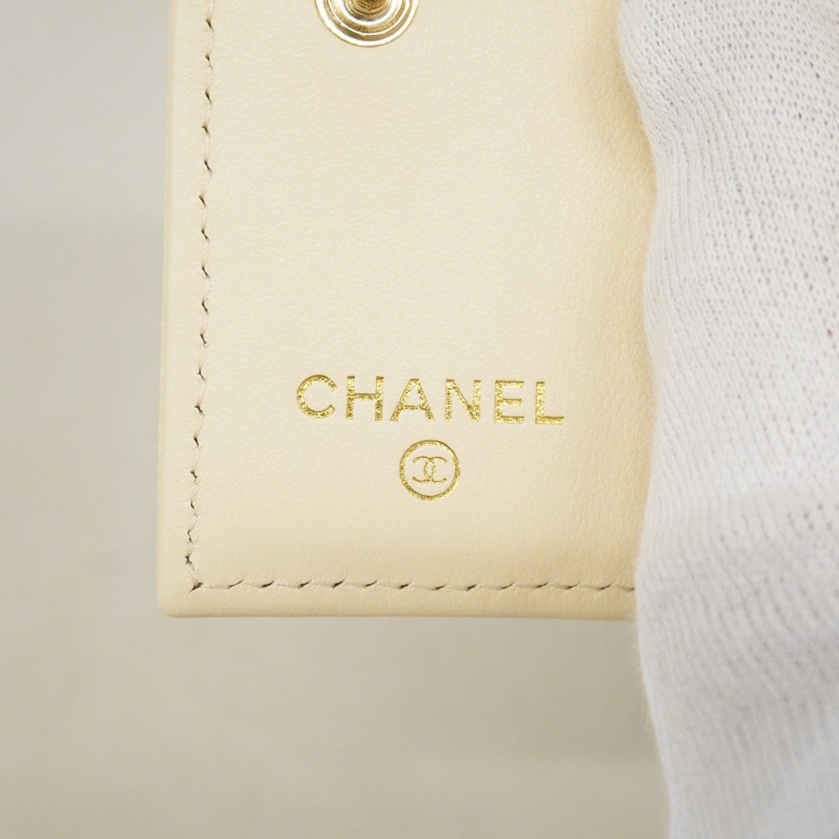 Chanel Wallet Caviar Leather White Silver — view 4