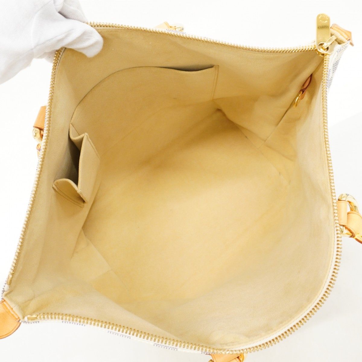 Louis Vuitton Handbag Damier Azur Saleya MM White — view 4