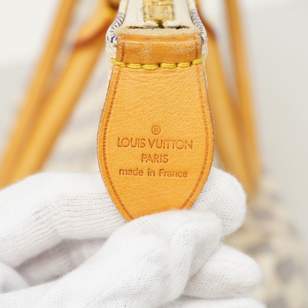 Louis Vuitton Handbag Damier Azur Saleya MM White — view 5