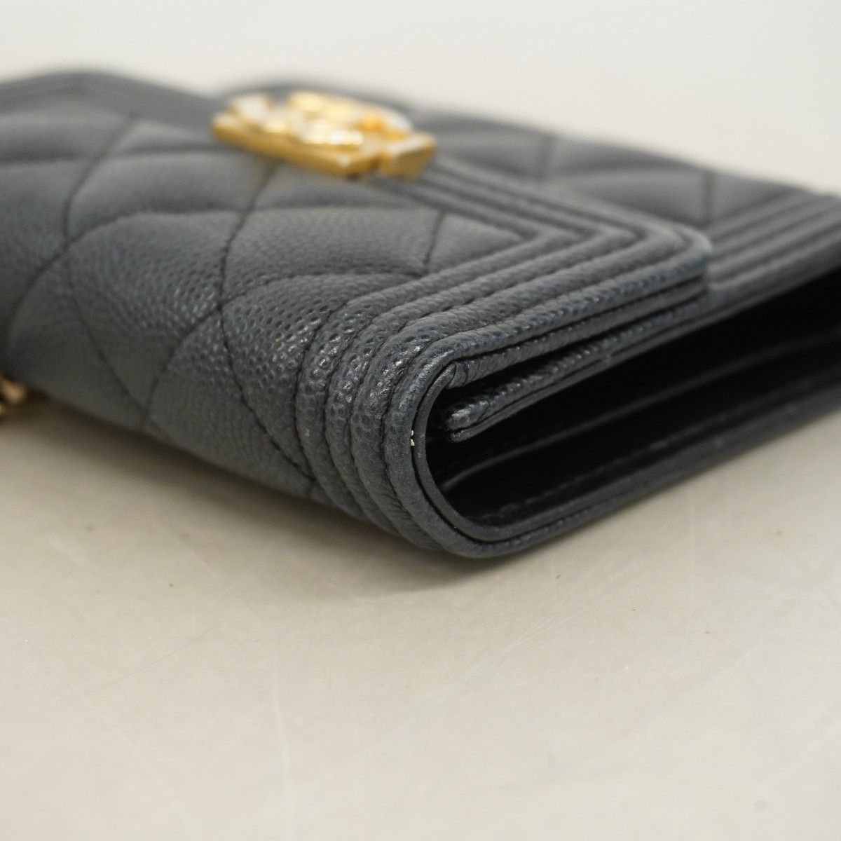 Chanel Wallet Caviar Leather Black Gold — view 5