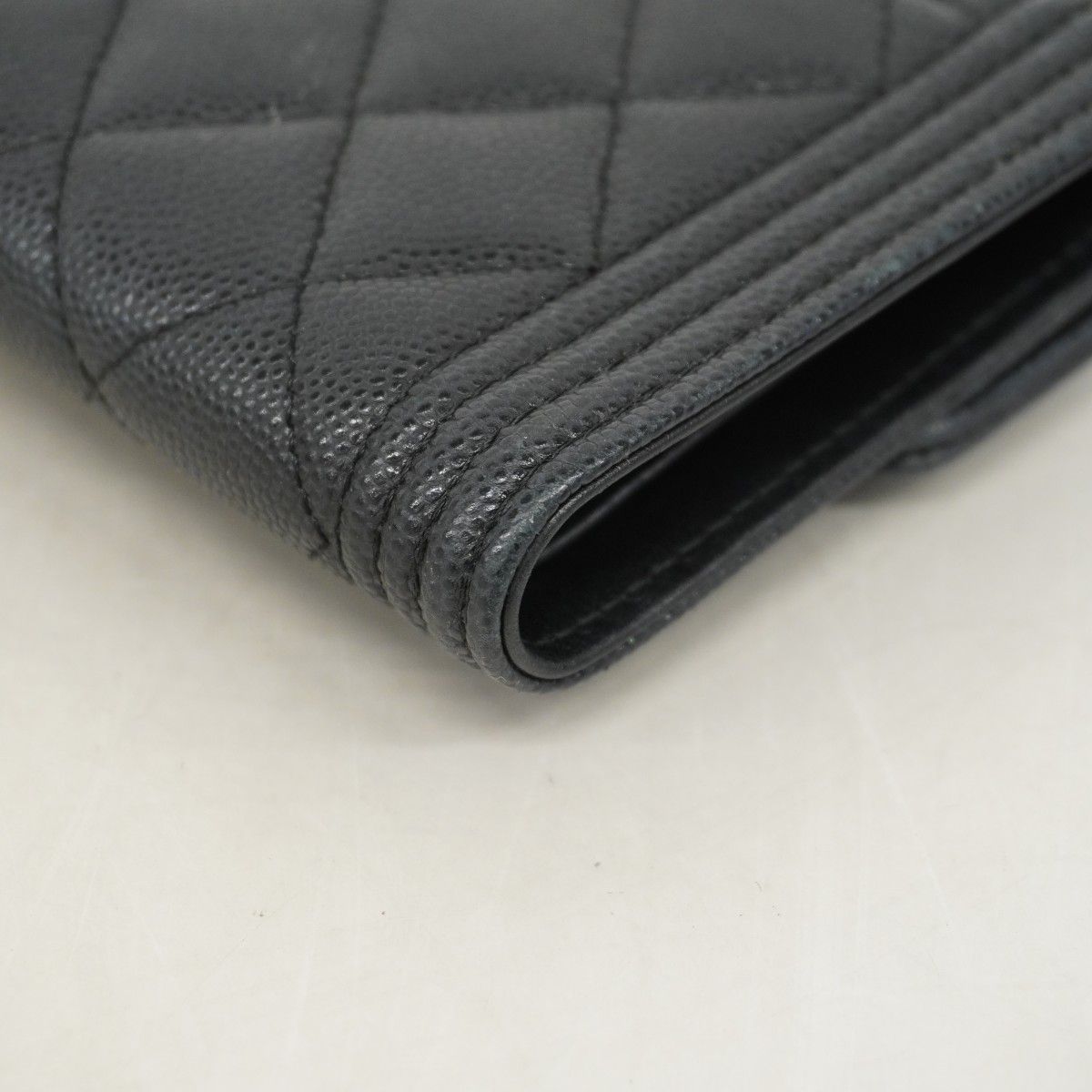 Chanel Wallet Caviar Leather Black Gold — view 6