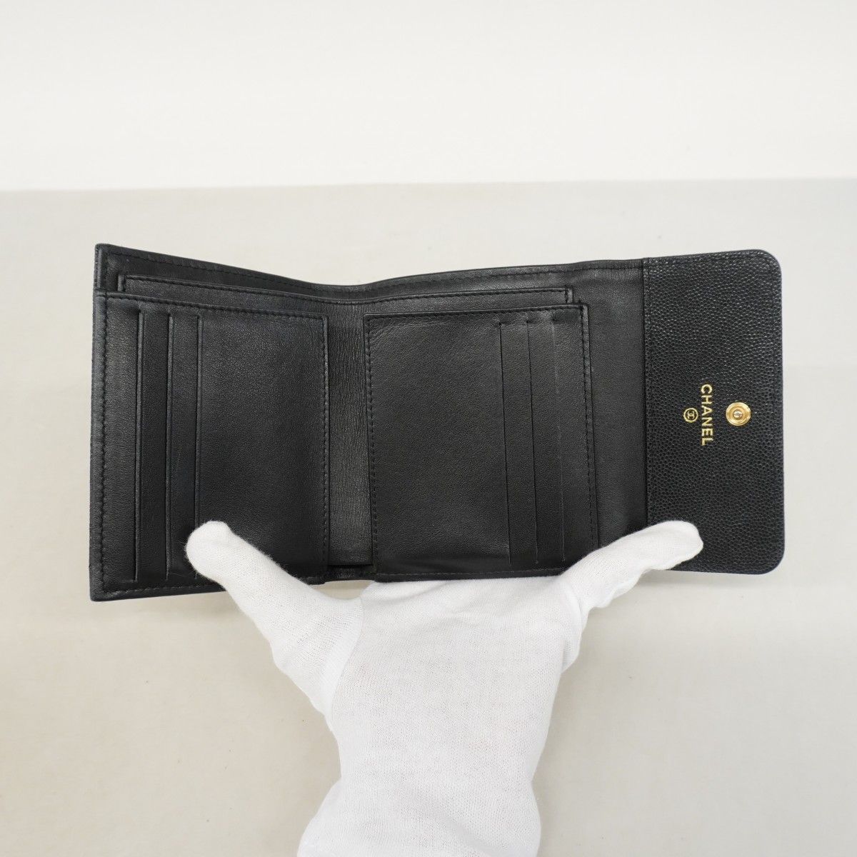 Chanel Wallet Caviar Leather Black Gold — view 3