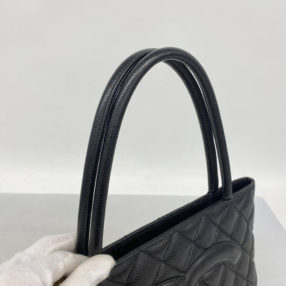 Chanel Tote Medallion Caviar Leather Black Gold — view 8
