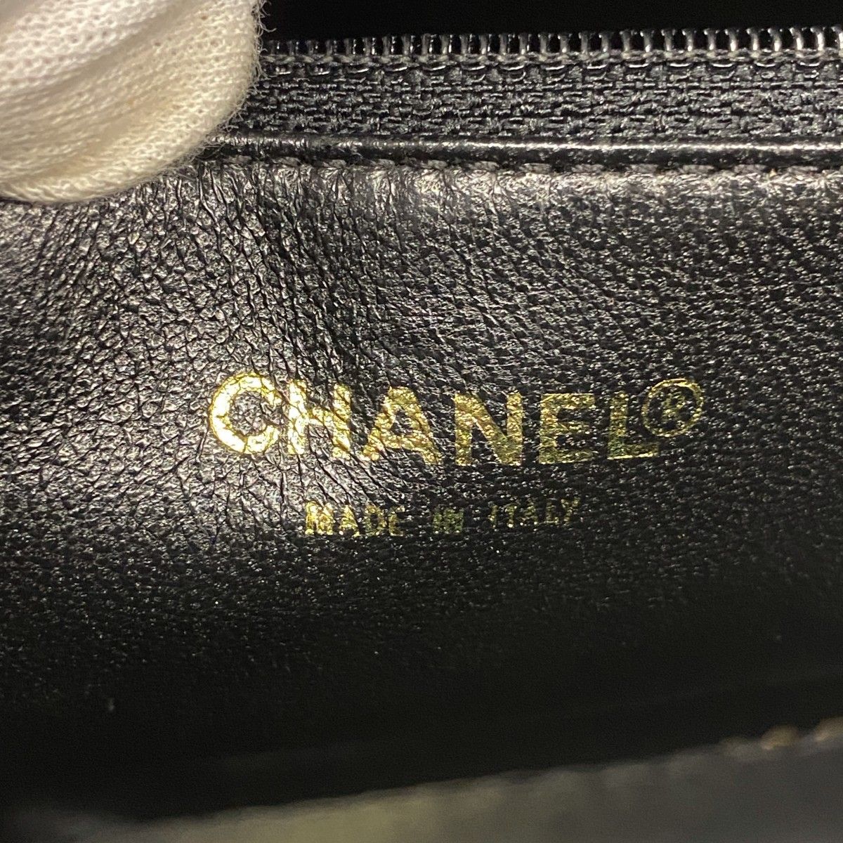 Chanel Tote Medallion Caviar Leather Black Gold — view 5