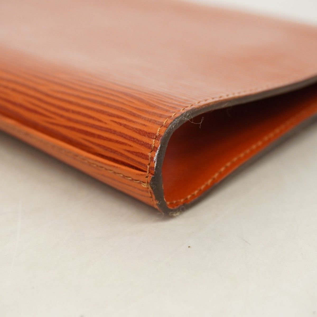 Louis Vuitton Clutch Epi Art Deco Kenya Brown — view 6