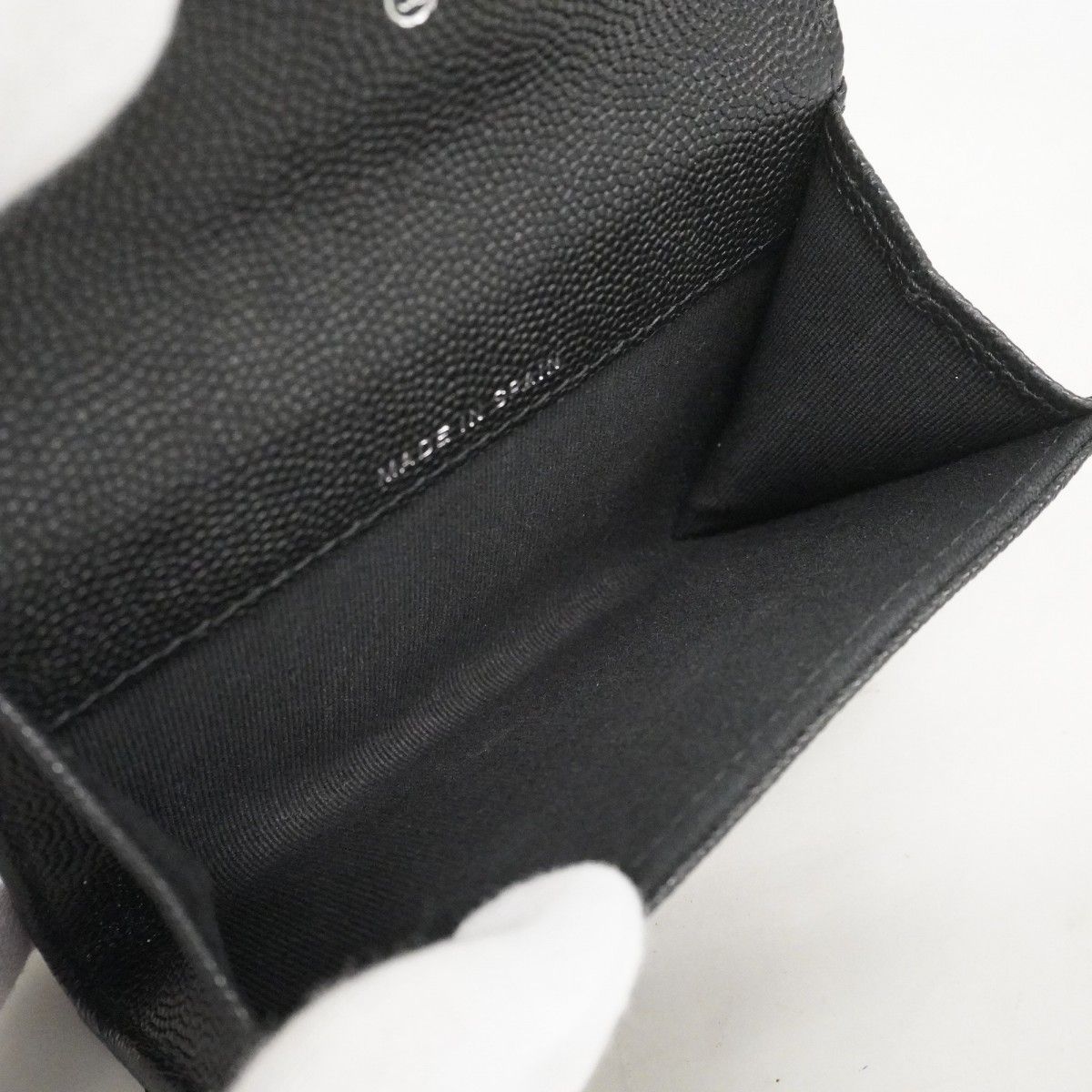 Chanel Card Case 19 Caviar Leather Black Silver — view 3