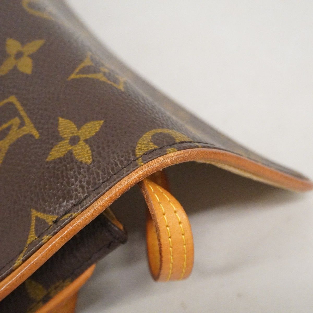 Louis Vuitton Shoulder Bag Monogram Pochette Twin GM Brown — view 7