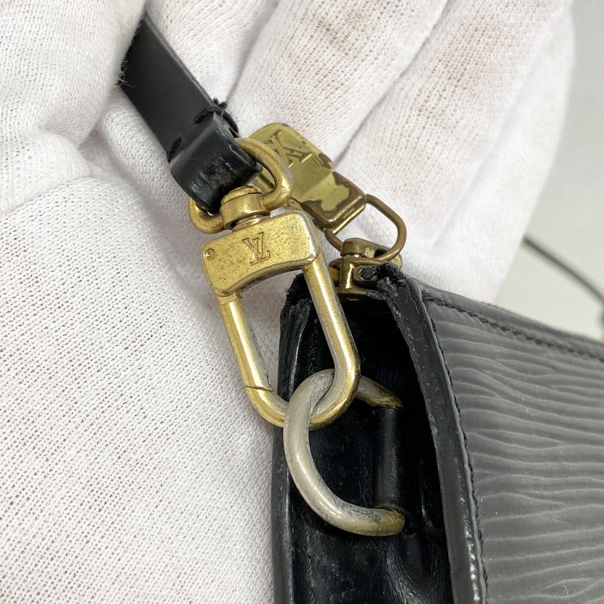 Louis Vuitton Pouch Epi Pochette Noir — view 7