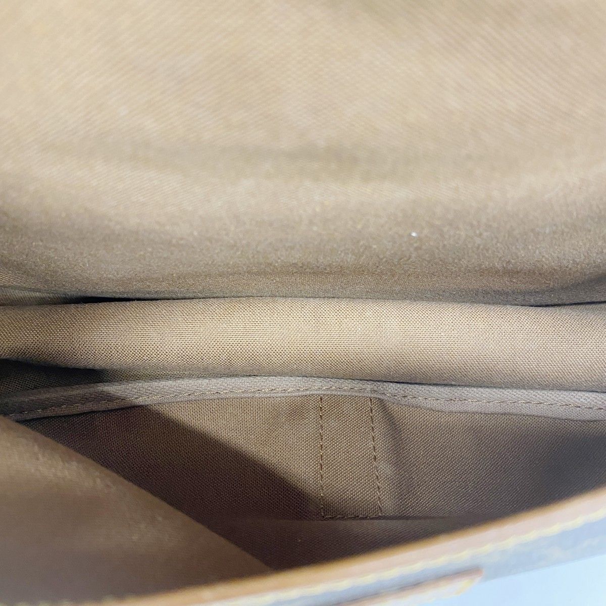 Louis Vuitton Shoulder Bag Monogram Saumur 35 Brown — view 4