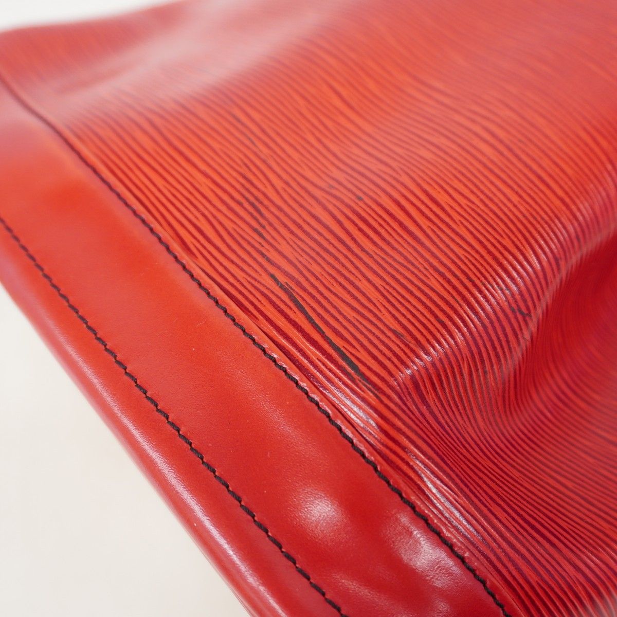 Louis Vuitton Shoulder Bag Epi Noe Castilian Red — view 6