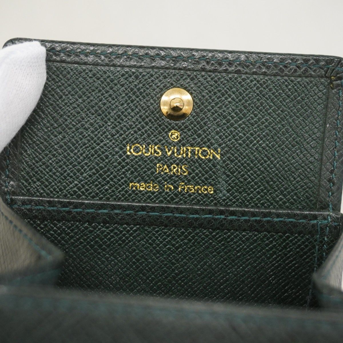 Louis Vuitton Coin Case Taiga Porte Monebo Watt Epi Sea — view 4