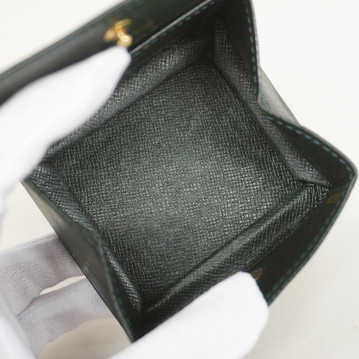 Louis Vuitton Coin Case Taiga Porte Monebo Watt Epi Sea — view 3