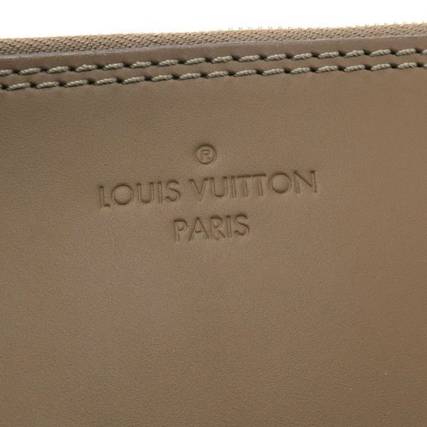 Louis Vuitton Pouch Gray — view 9