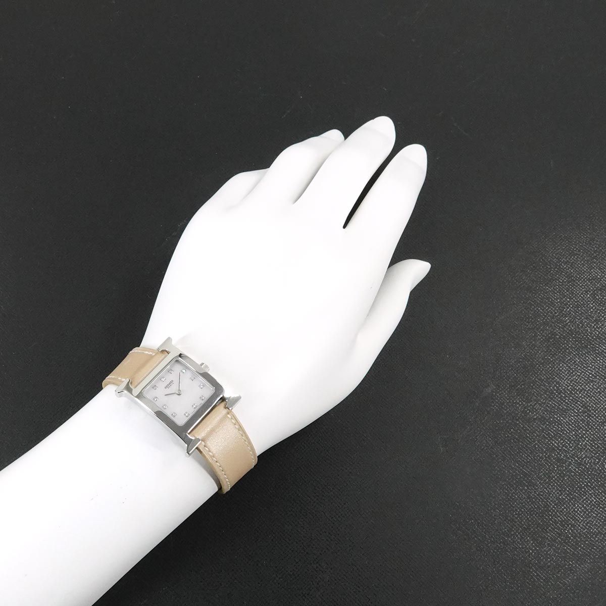Hermes Watch Hh1 210 Diamond White Shell Quartz — view 4