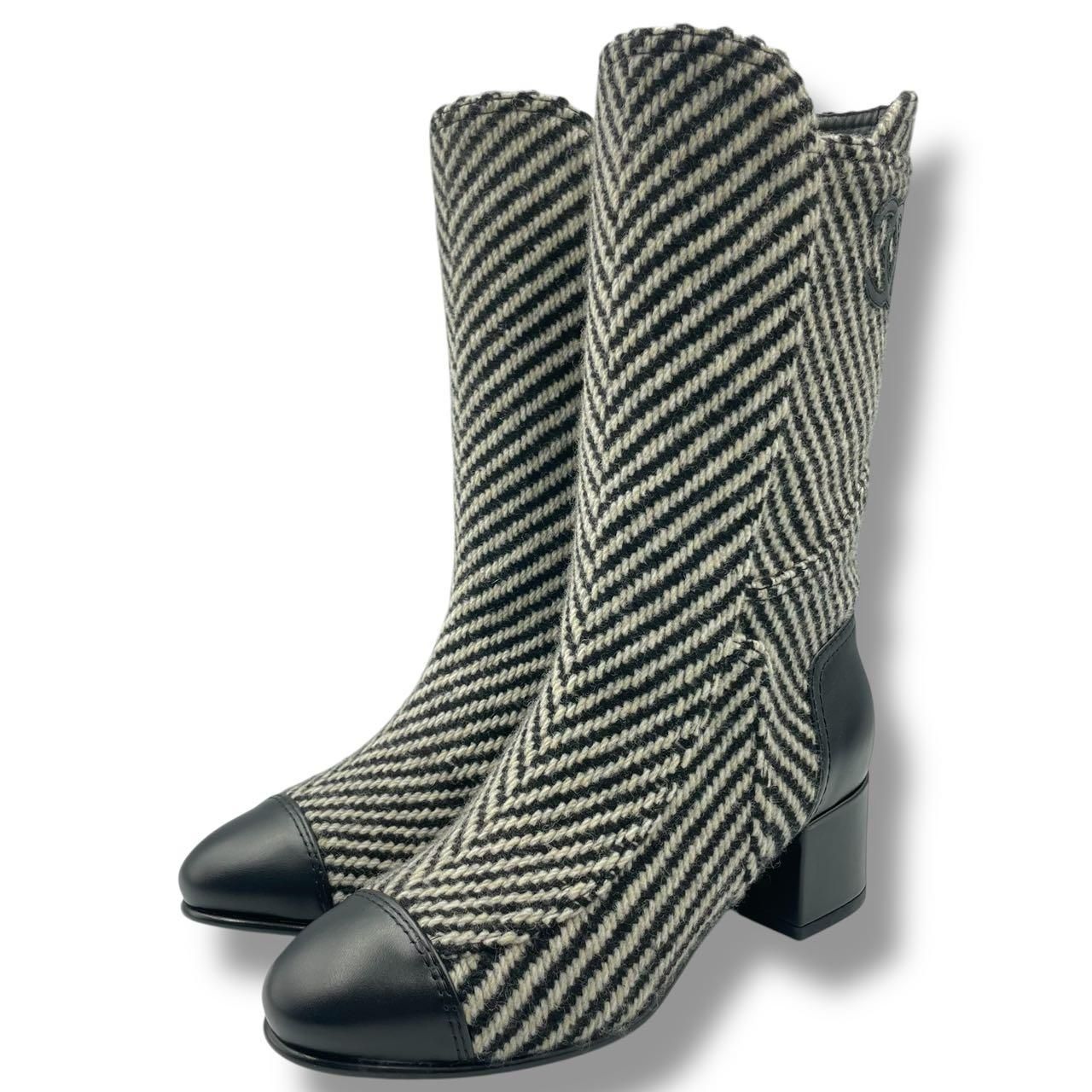 Chanel Boots CC Logo Black White Shoes Tweed Leather — view 3