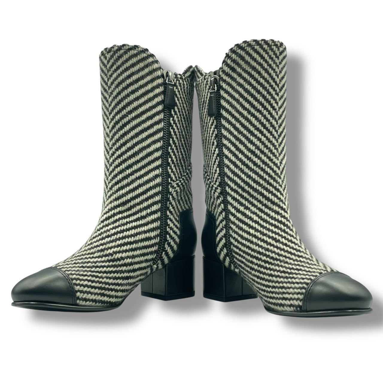 Chanel Boots CC Logo Black White Shoes Tweed Leather — view 4
