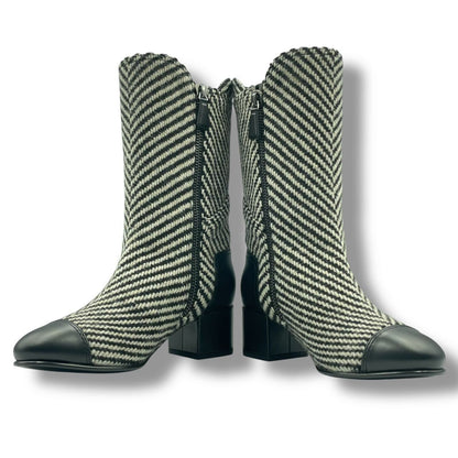 Chanel Boots CC Logo Black White Shoes Tweed Leather — view 4