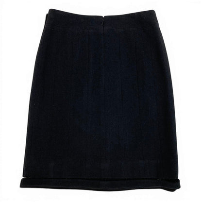 Chanel Tweed Tight Skirt CC Logo 38 Black — view 2