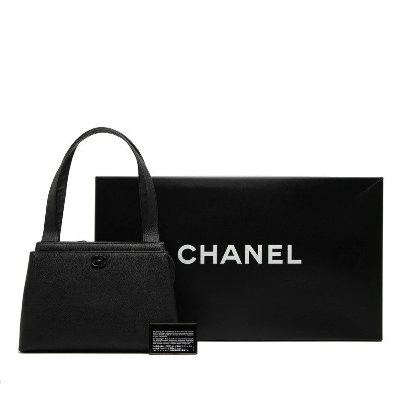 Chanel CC Logo Shoulder Bag Black Tree — view 7