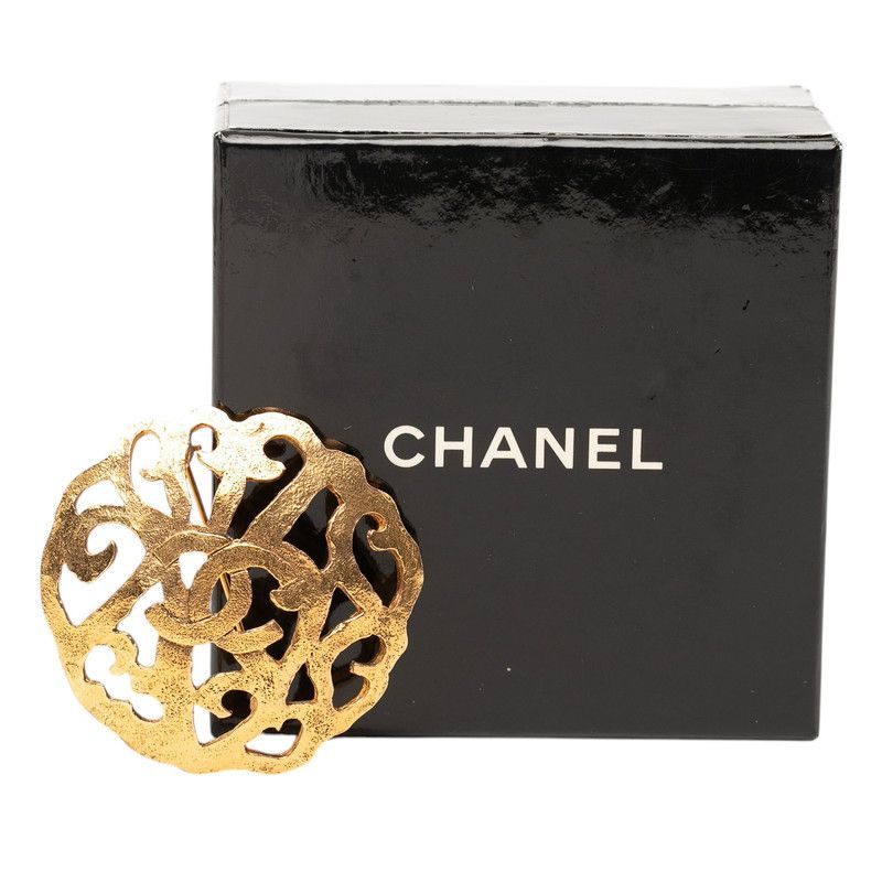 Chanel CC Logo Vintage Gold Plating 1 Brooch — view 4