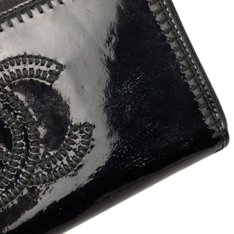 Chanel CC Logo Wallet Black Patent Leather — view 4
