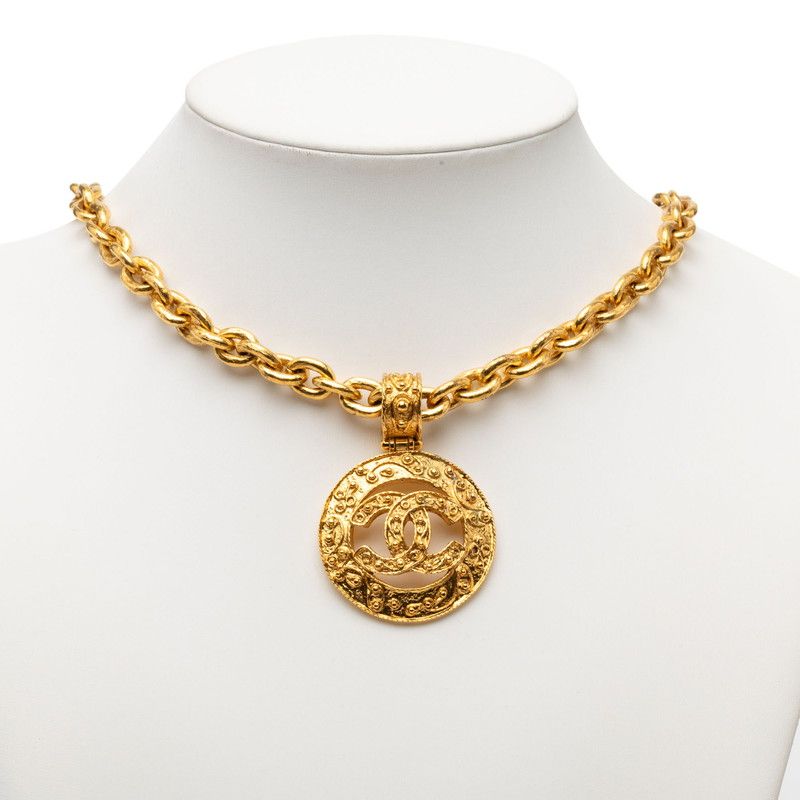 Chanel CC Logo Vintage Pendant Necklace Gold Plating — view 6