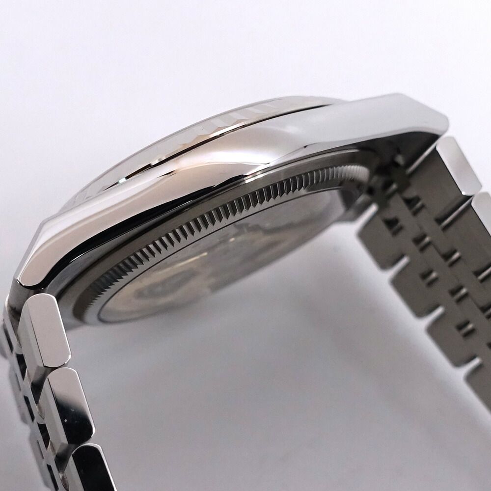 Rolex Land White Dial Honeycomb Motif Flat Jubilee — view 9