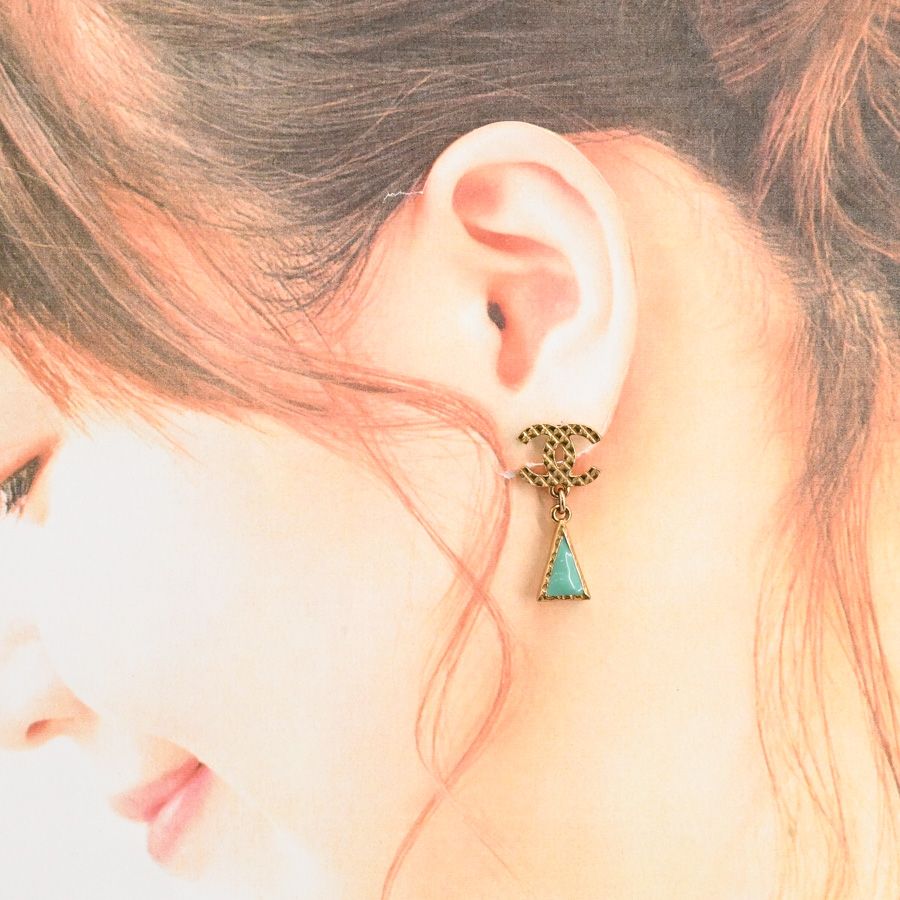 Chanel Earrings Gold — view 7