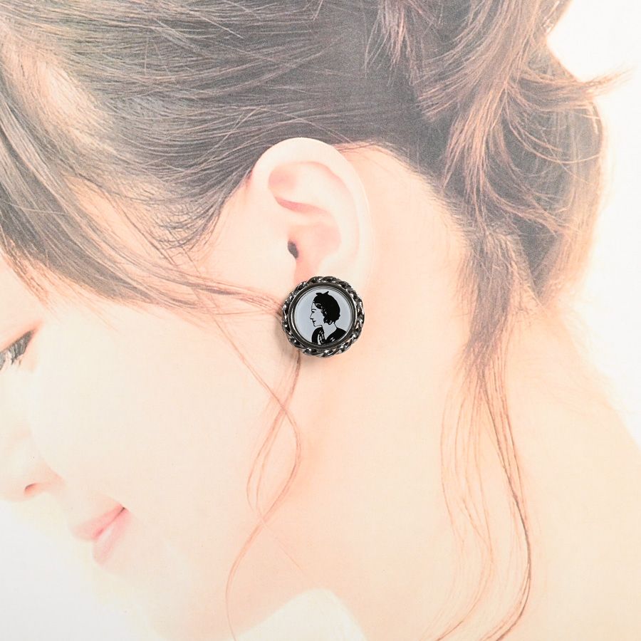 Chanel Earrings Mademoiselle Gray — view 5