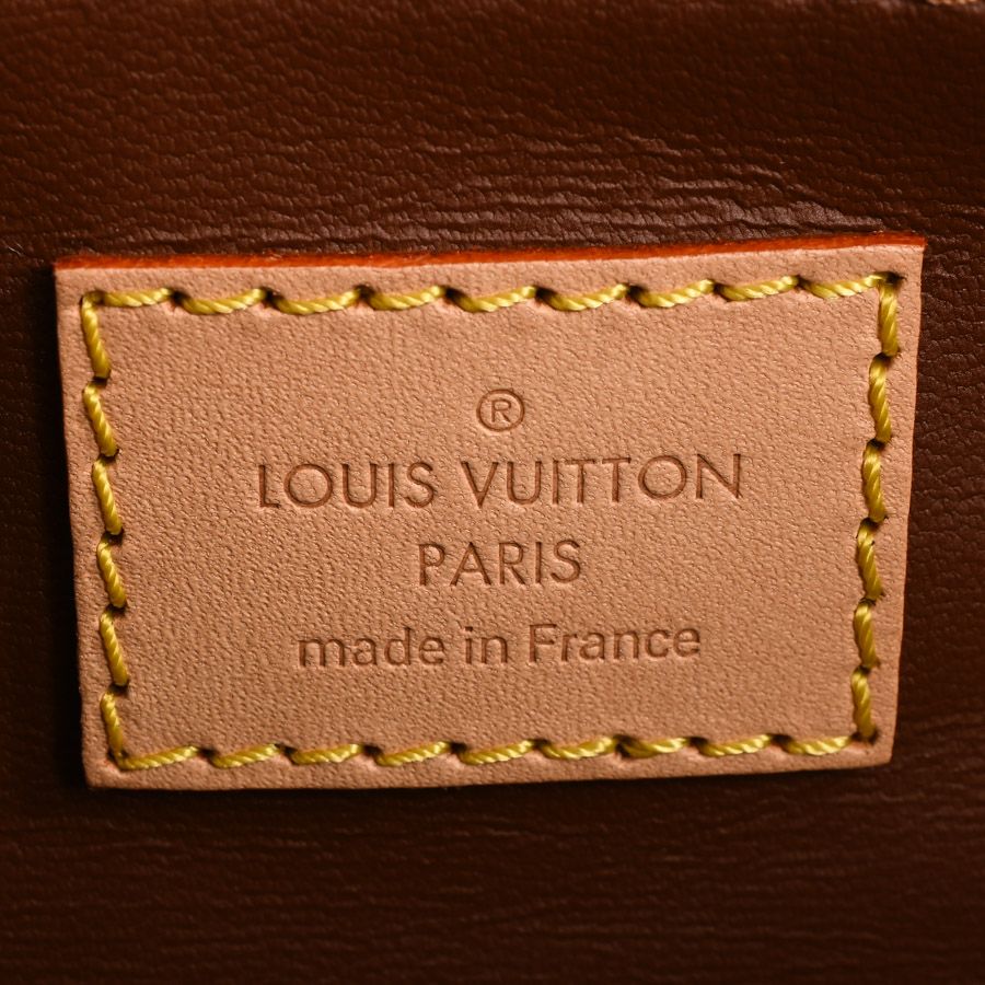Louis Vuitton Clutch Dopp Kit — view 6