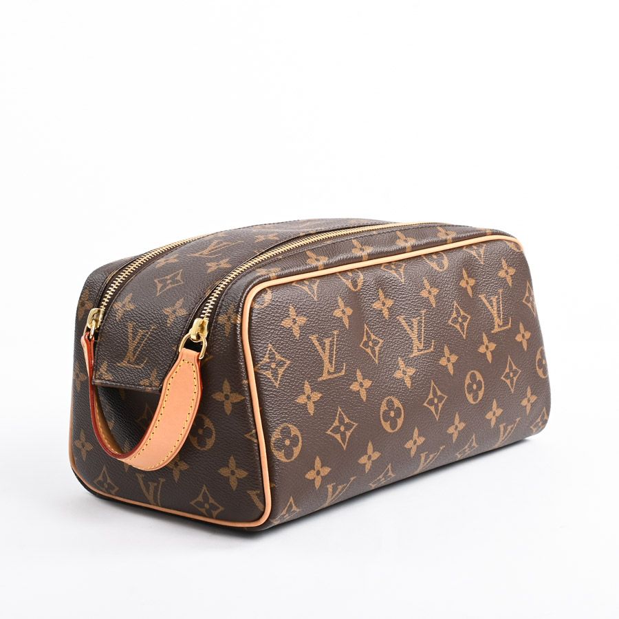 Louis Vuitton Clutch Dopp Kit — view 2