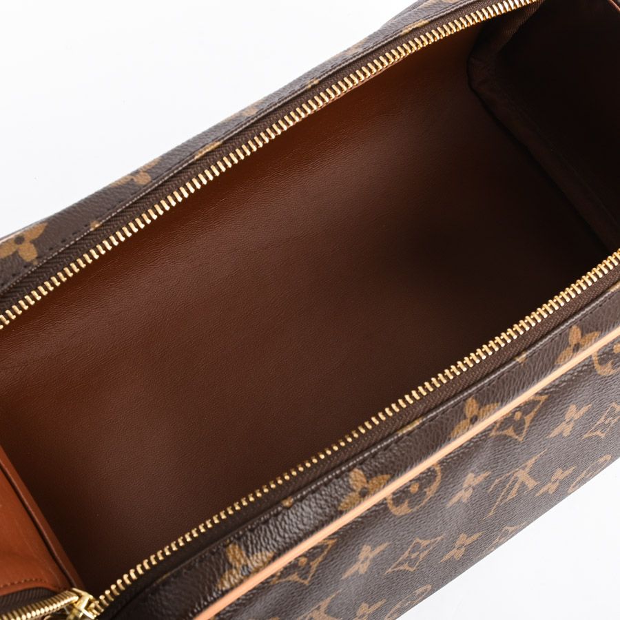 Louis Vuitton Clutch Dopp Kit — view 4