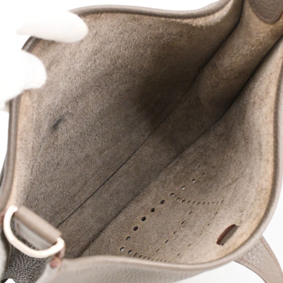 Hermes Shoulder Bag Evelyne — view 4