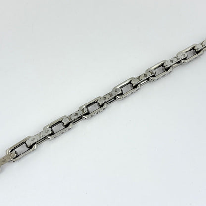 Louis Vuitton Che Monogram Necklace Tale Silver — view 2