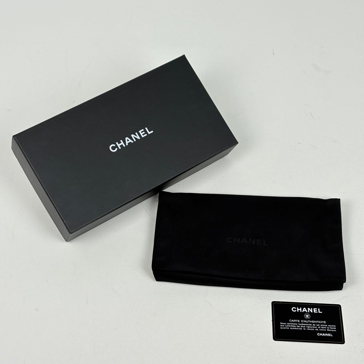 Chanel CC Logo Wallet Quilted Black — view 8