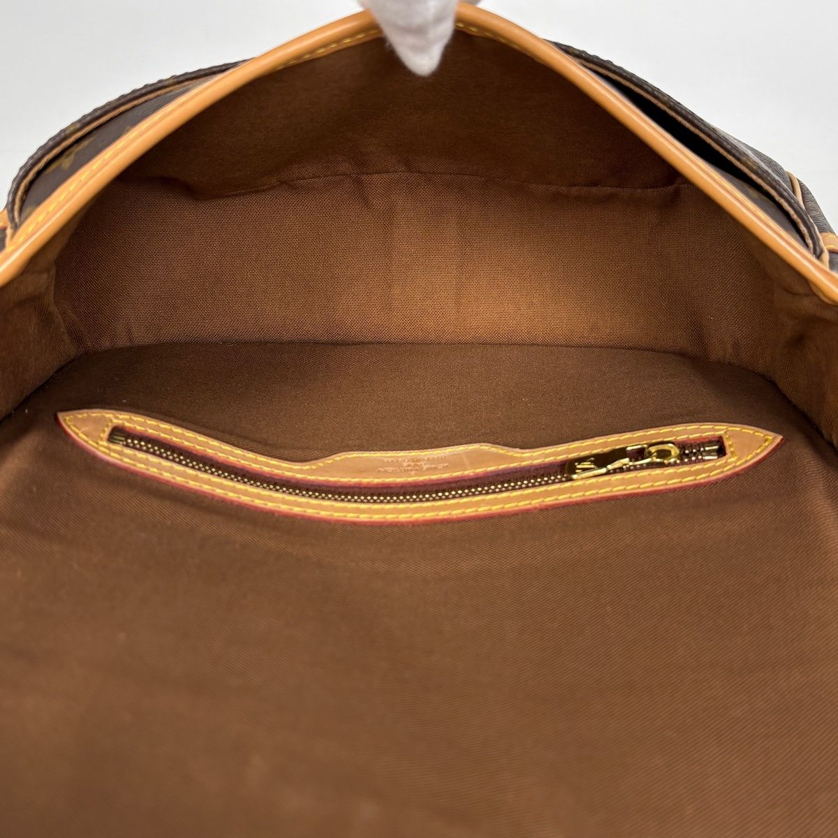 Louis Vuitton Sologne Crossbody Shoulder Bag Monogram Brown — view 9