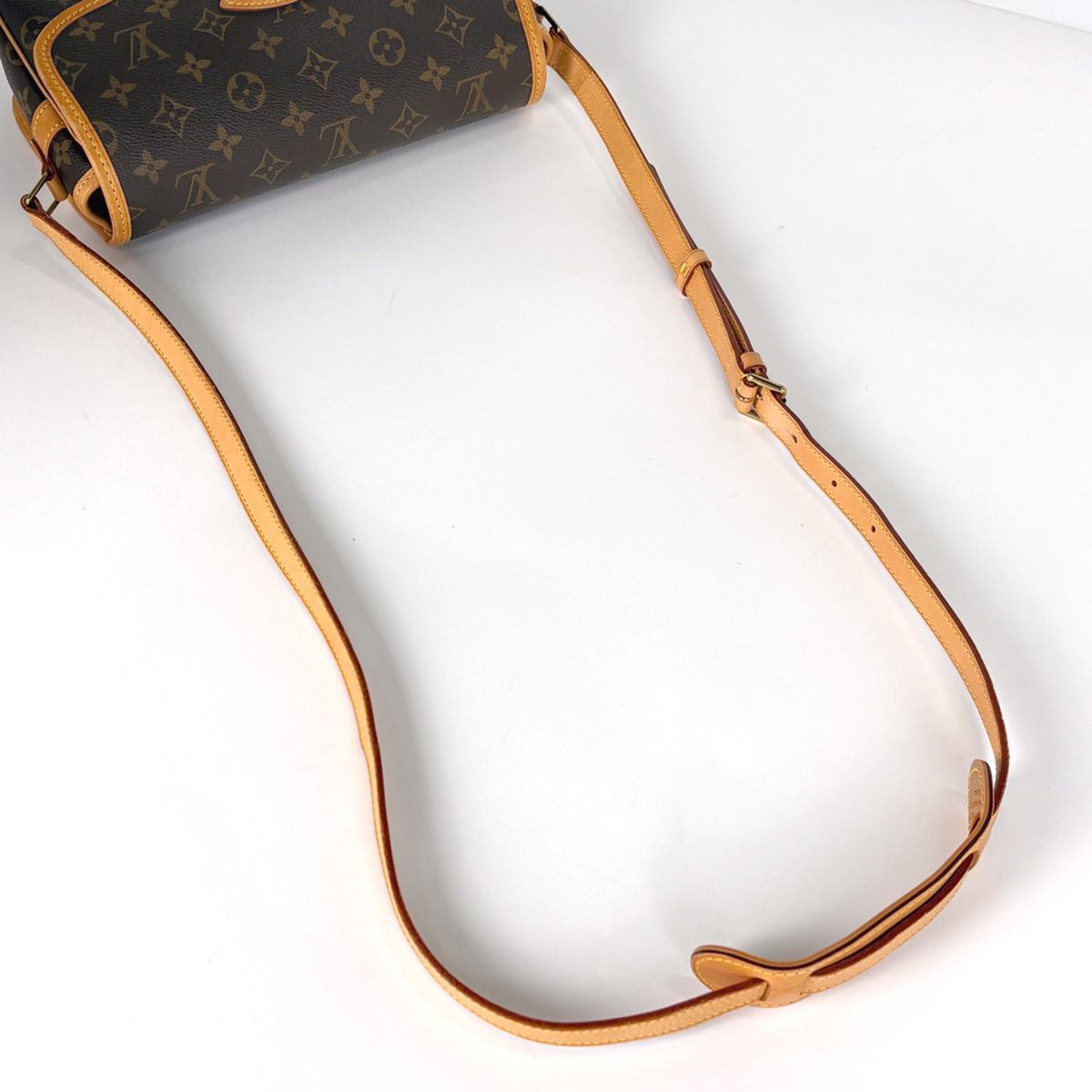 Louis Vuitton Sologne Crossbody Shoulder Bag Monogram Brown — view 8