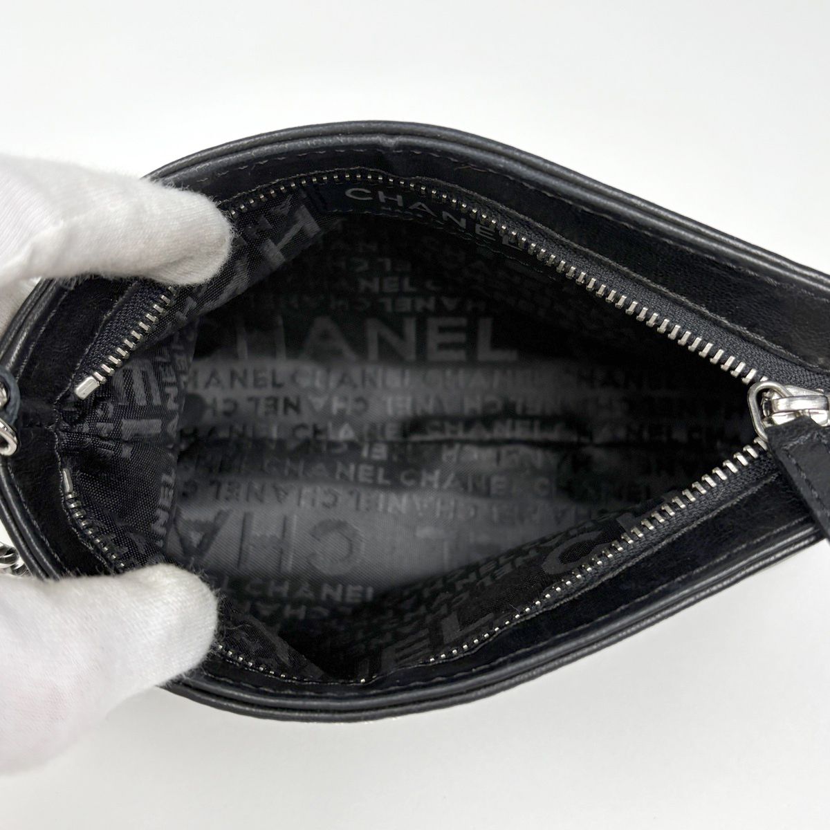Chanel Logo Che Handbag Pouch Leather Black — view 7