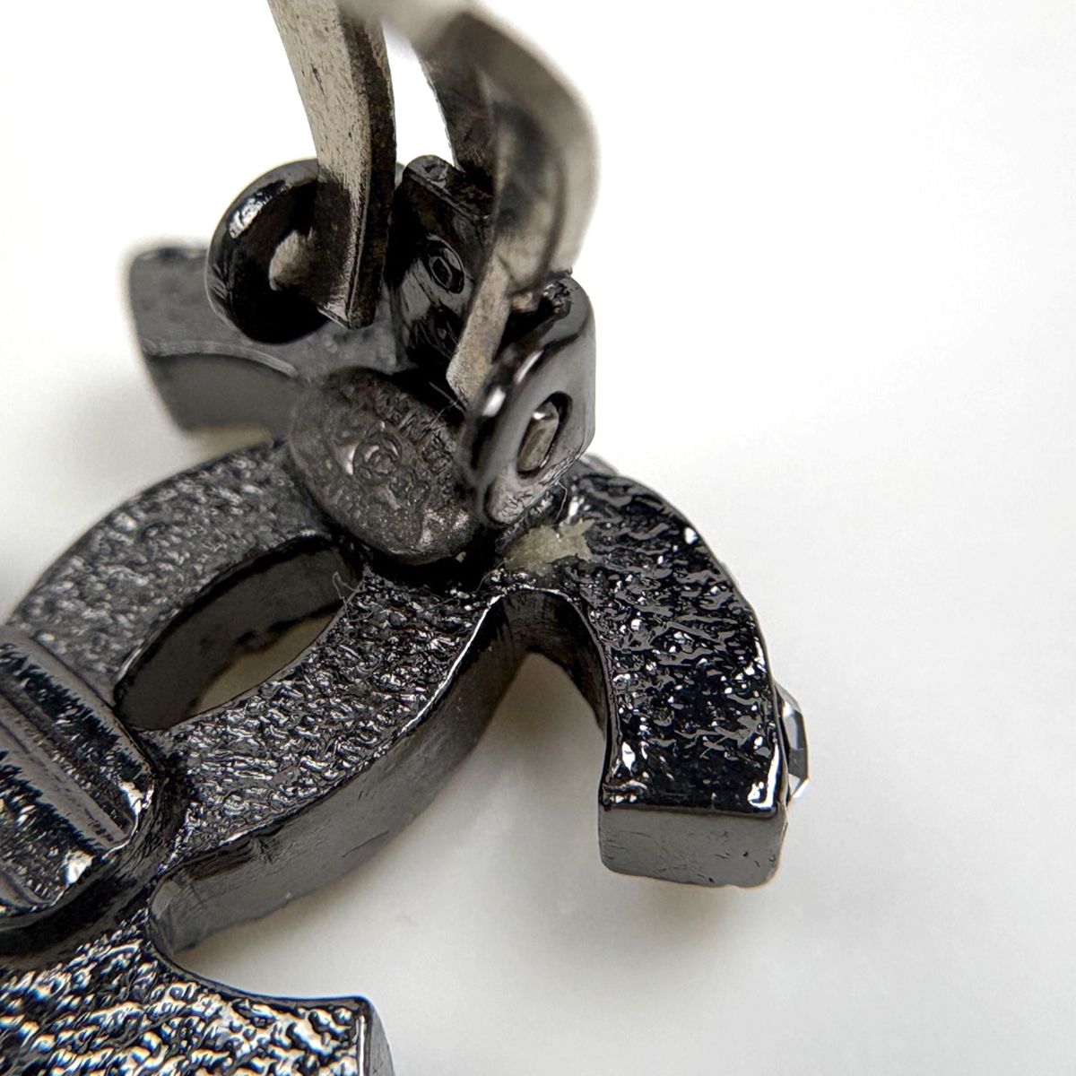 Chanel CC Logo Line Earrings Tale Silver — view 4