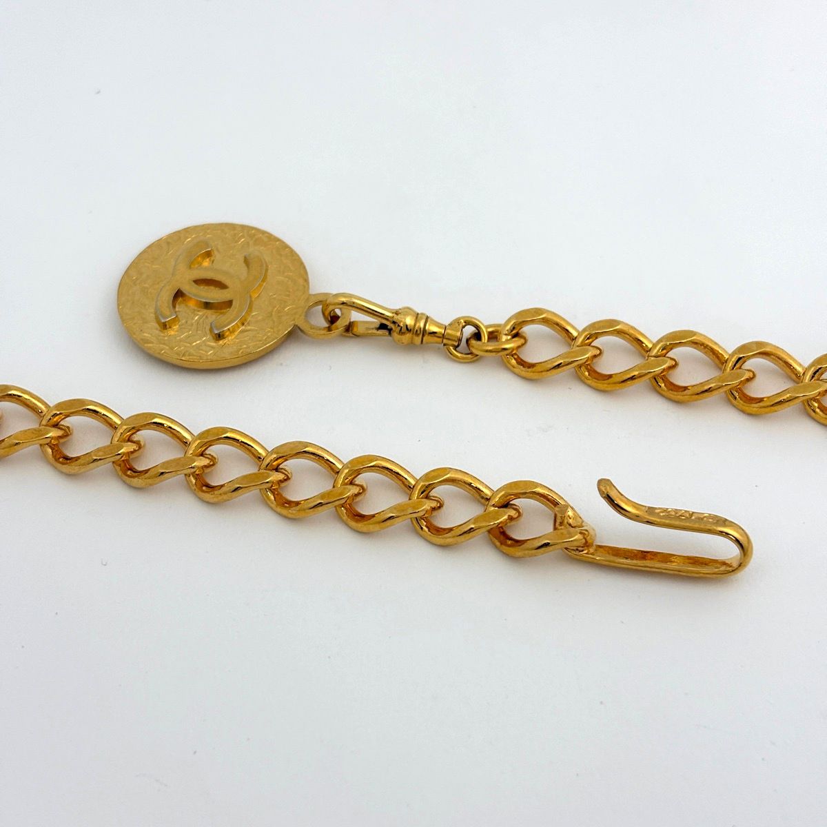 Chanel CC Logo Che leto Gold Plated Belt — view 2