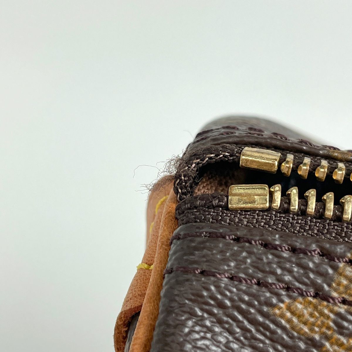 Louis Vuitton Speedy 40 Handbag Monogram Brown — view 4