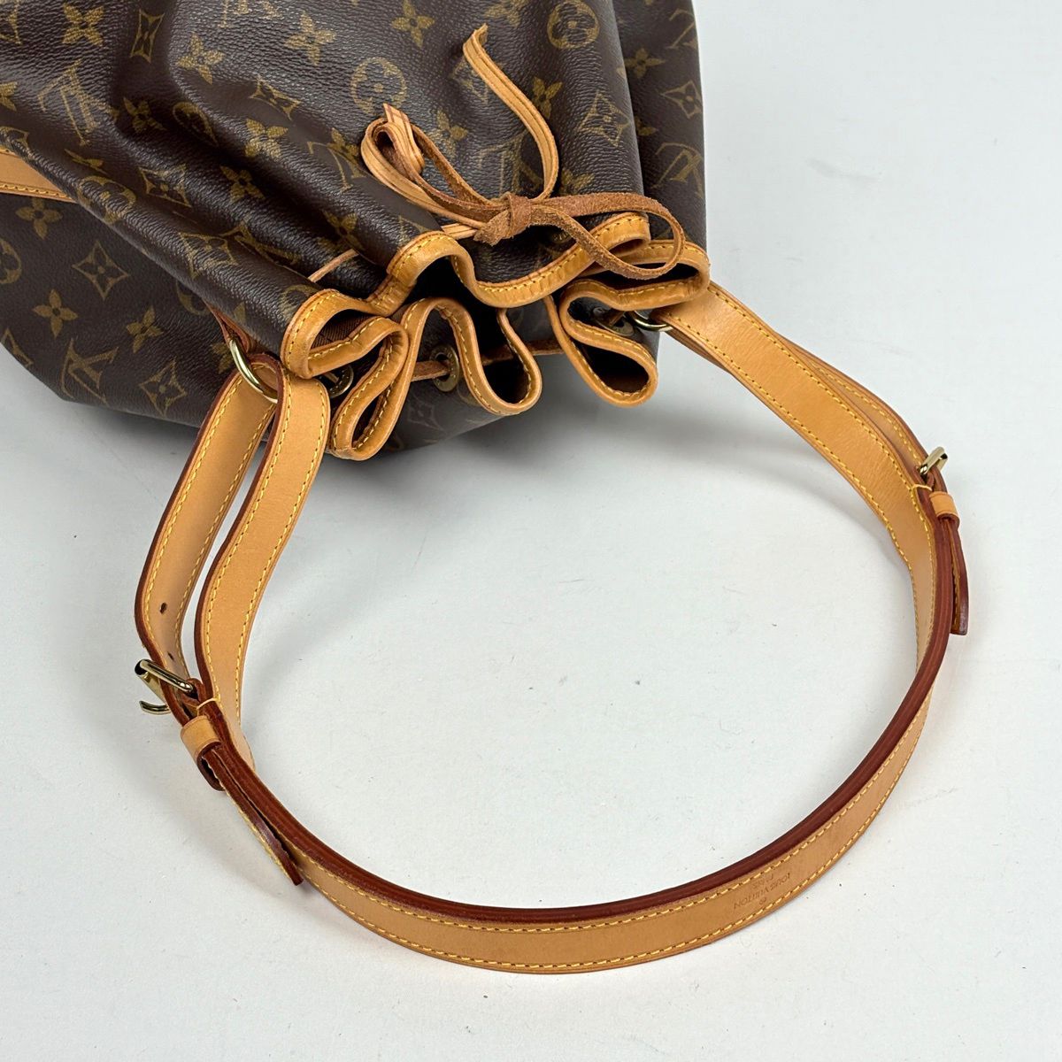 Louis Vuitton Noe Shoulder Drawstring Bag Monogram Brown — view 7