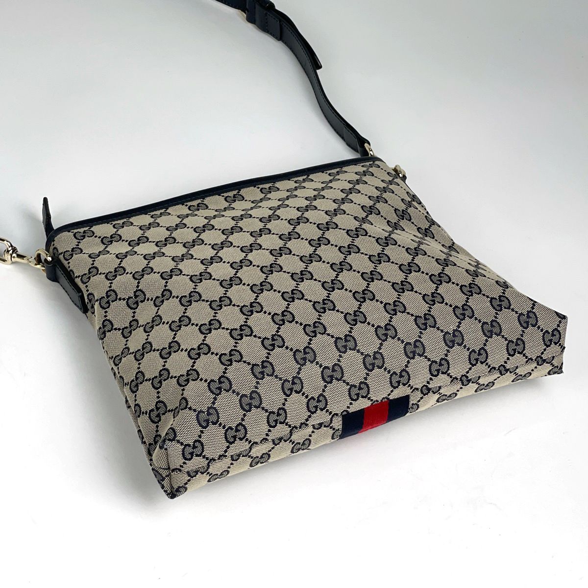 Gucci GG Pattern Shoulder Bag Sherry Line Canvas Navy Beige — view 2