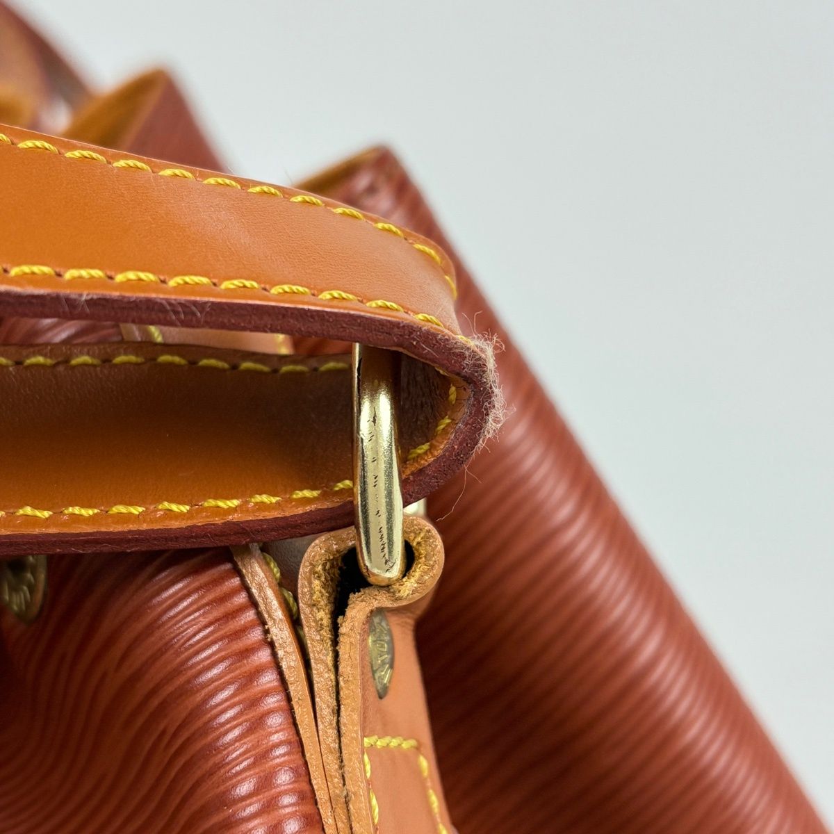 Louis Vuitton Shoulder Bag Purseshape Bag Epi Keabrown — view 5
