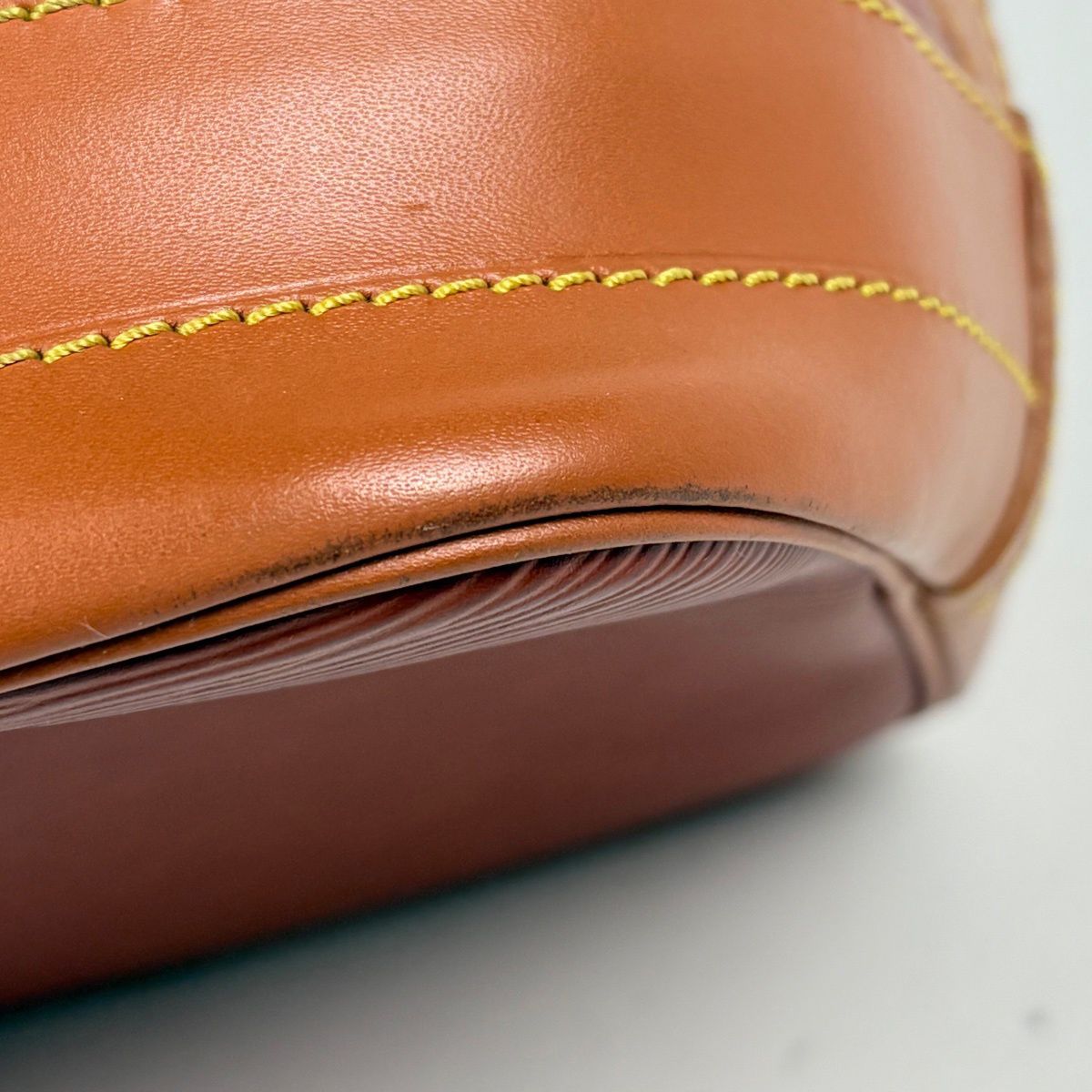 Louis Vuitton Shoulder Bag Purseshape Bag Epi Keabrown — view 3