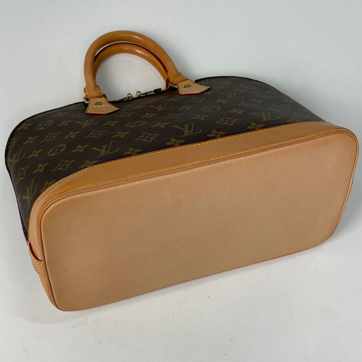 Louis Vuitton Alma Handbag Monogram Brown — view 2
